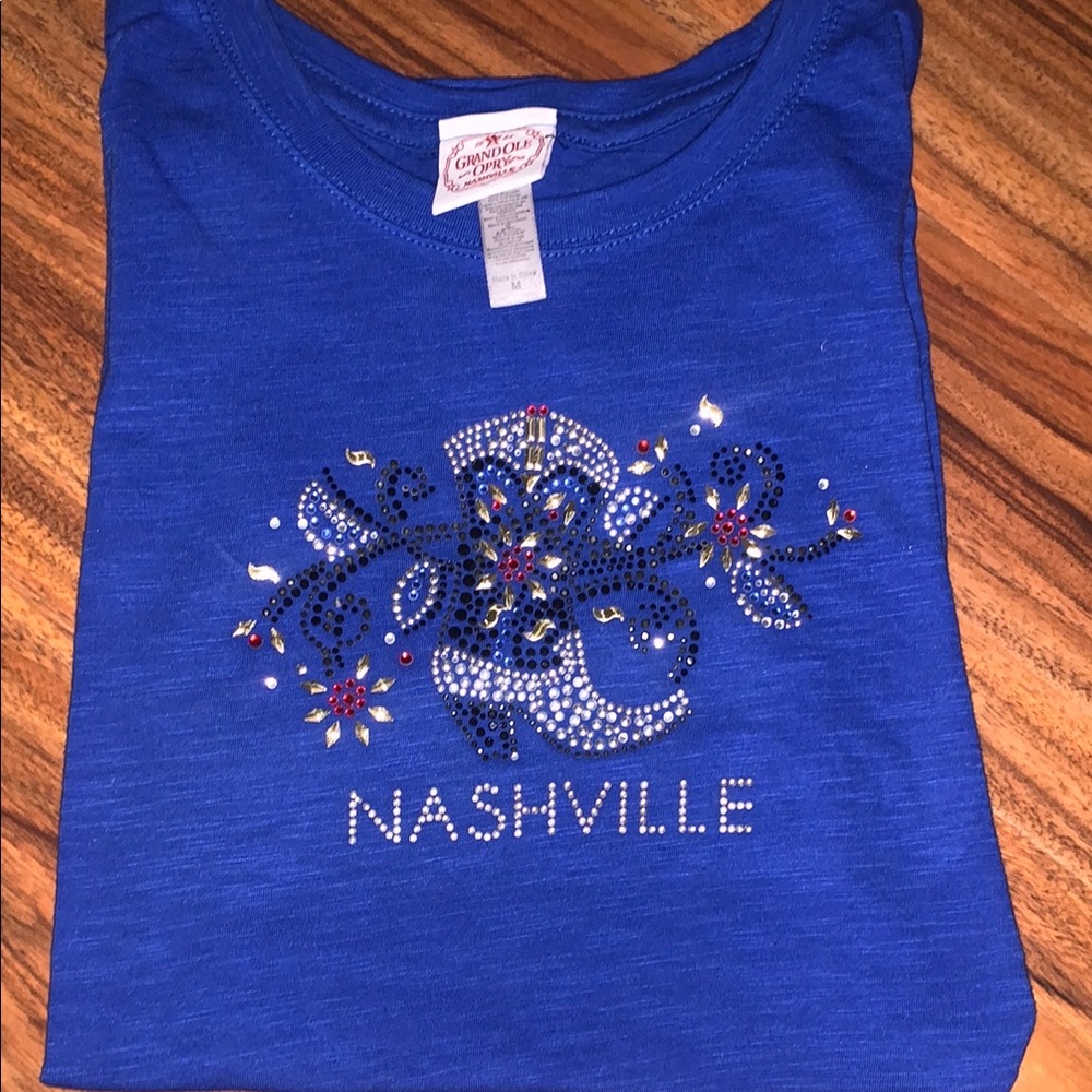 Gildan Blue Short Sleeve Tee with Nashville Design brand new never worn
